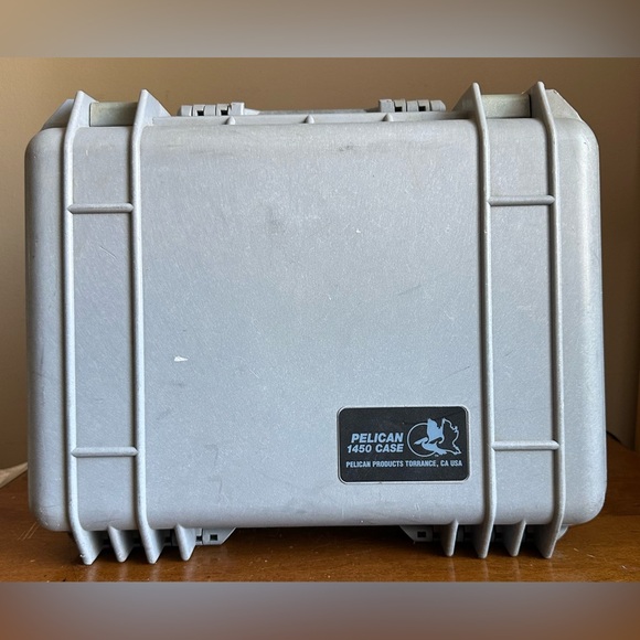 Pelican 1450 Gray Hard Case - Picture 1 of 8
